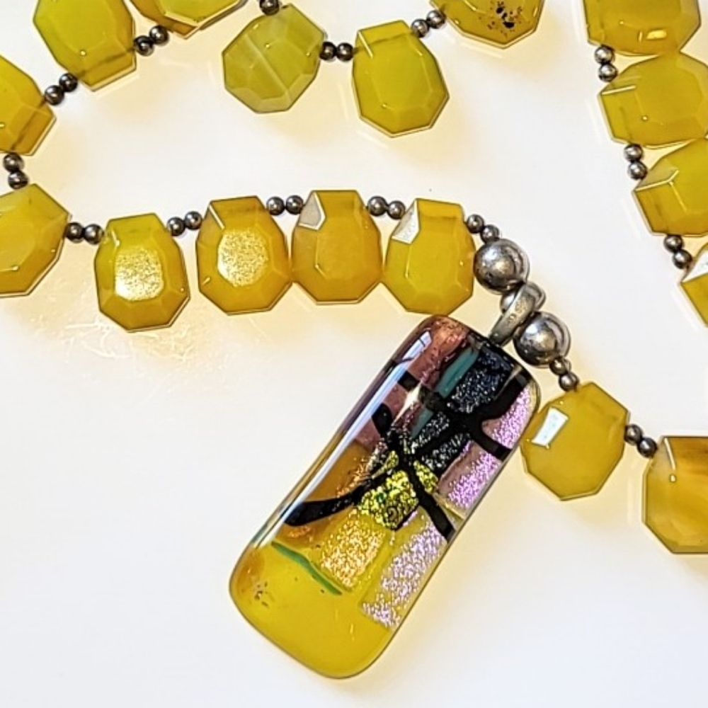 MOMO GLASSWORKS PENDANT on 20" GOLD GLASS BEAD NECKLACE - STERLING SILVER CLASP - Picture 8 of 8